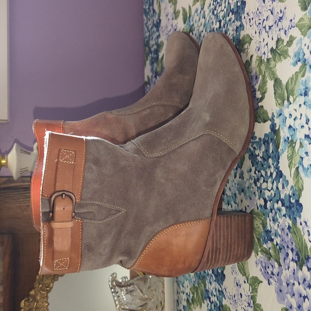 Sebago Handcrafted Leather Chunky Heel Ankle Boots